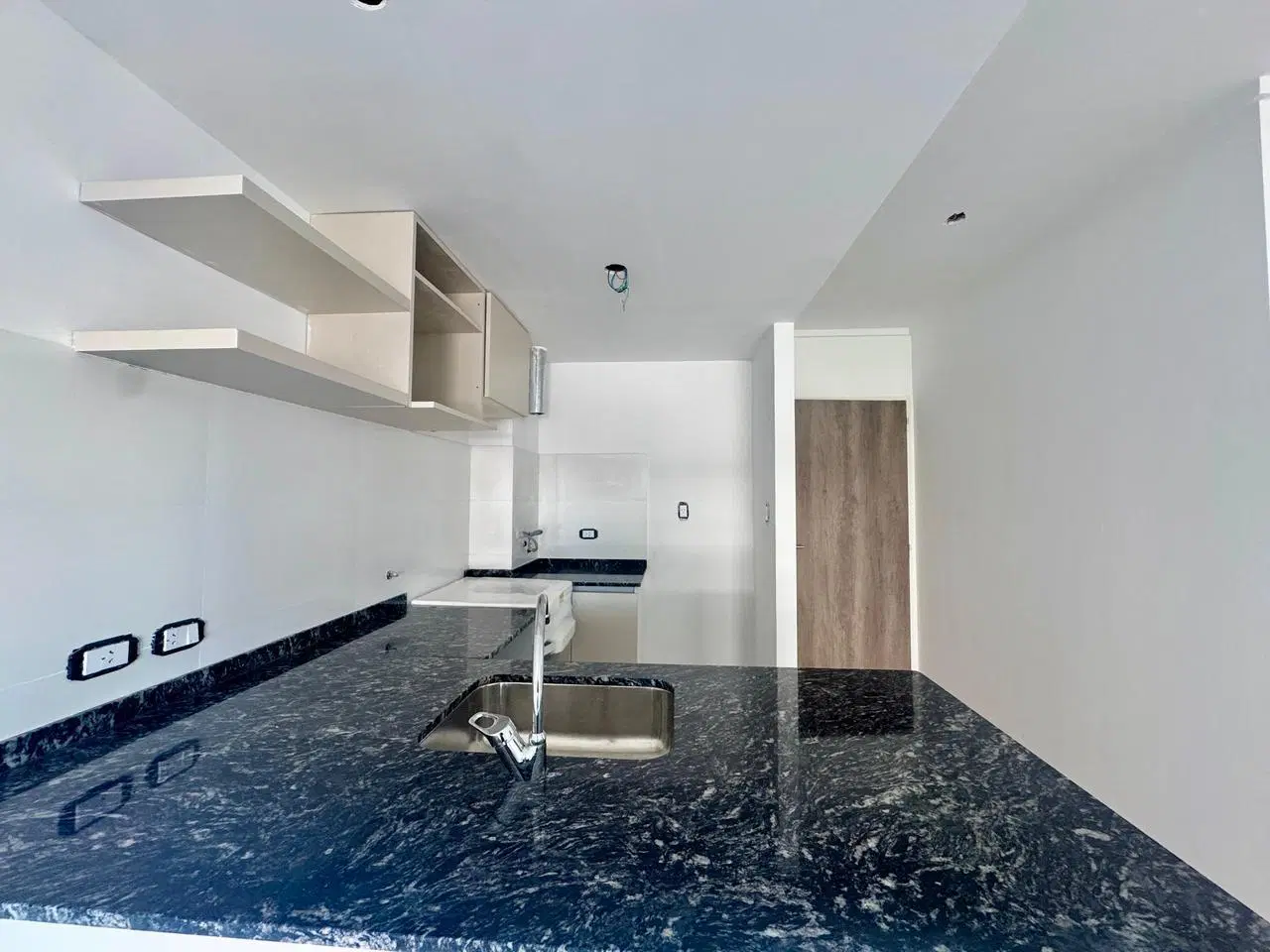 Venta Departamento un dormitorio con terraza Lourdes Rosario 3