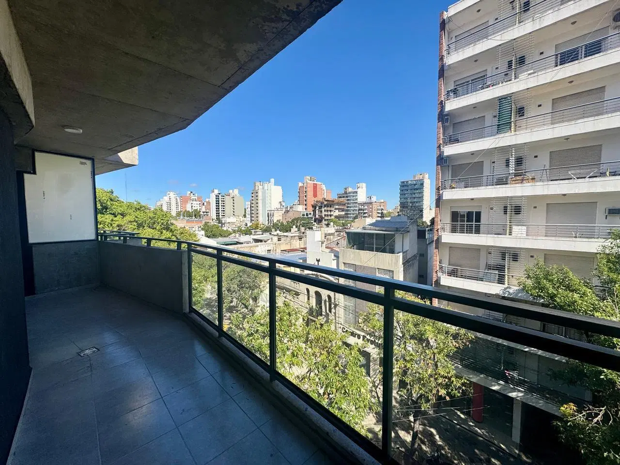 Venta Departamento un dormitorio con terraza Lourdes Rosario 2