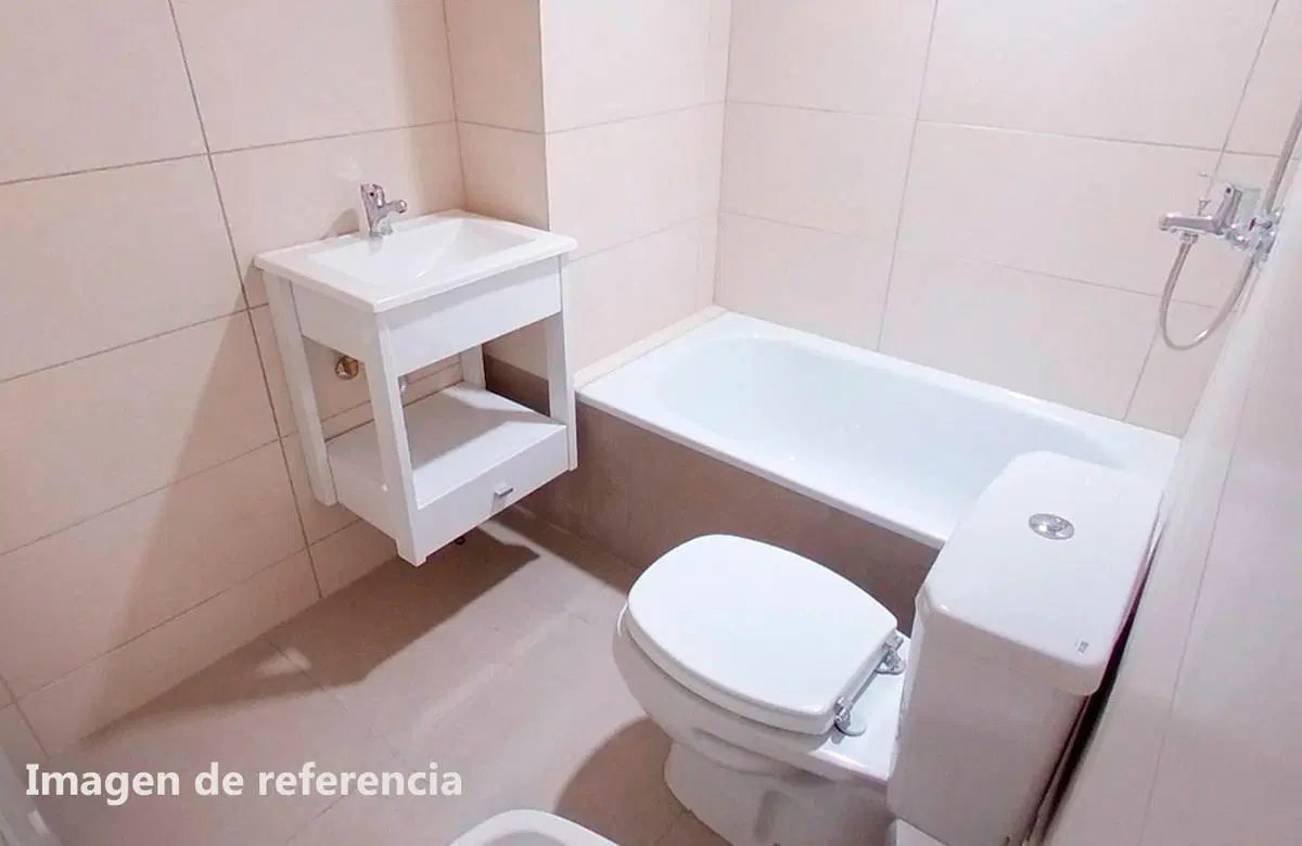 Departamento dos dormitorios con patio en venta Centro 4