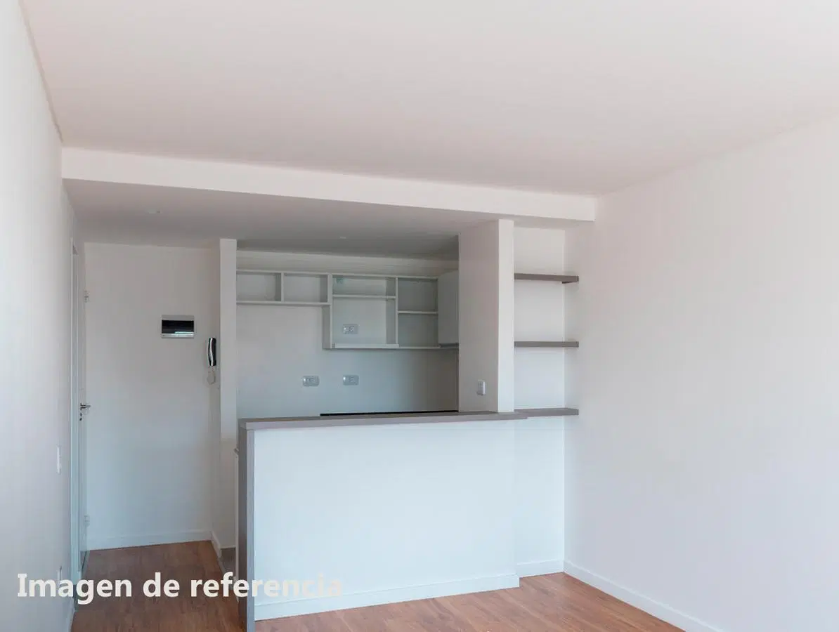 Departamento dos dormitorios con patio en venta Centro 3
