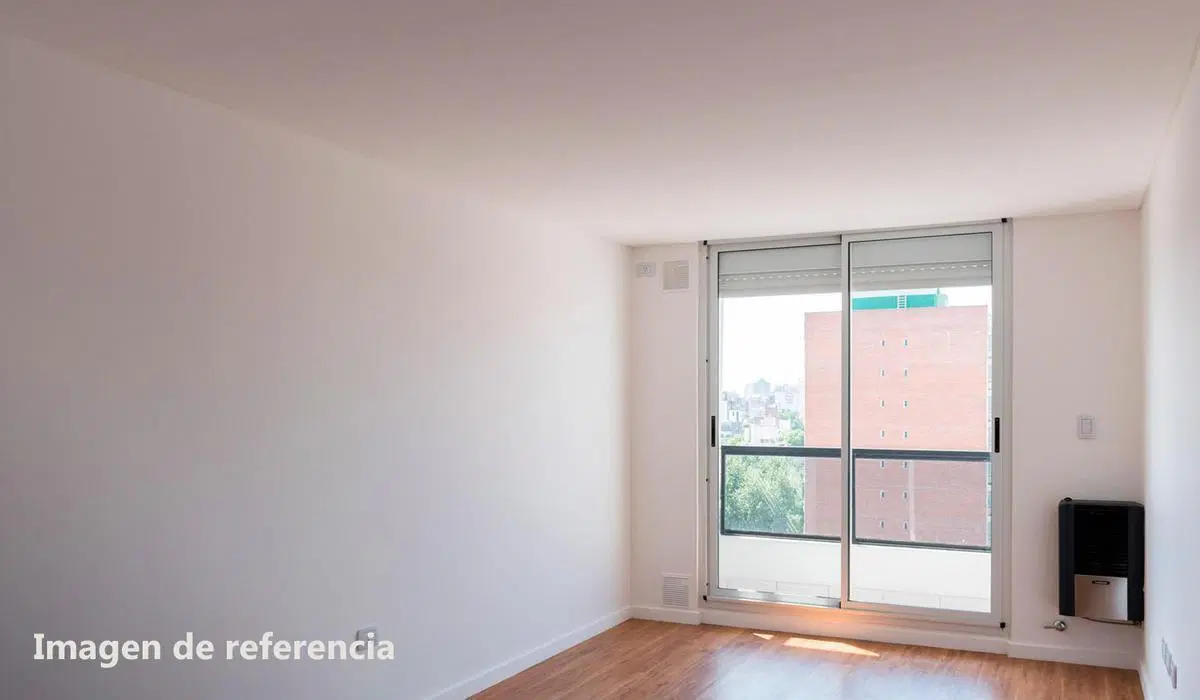 Departamento dos dormitorios con patio en venta Centro 2