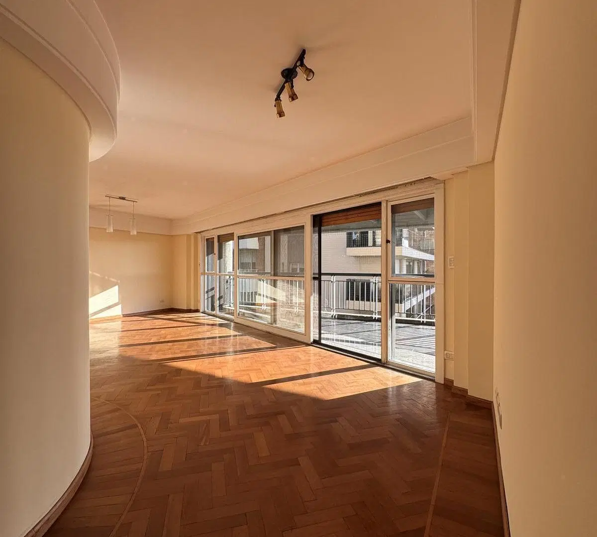 Departamento cuatro dormitorios en venta Martin Rosario 3
