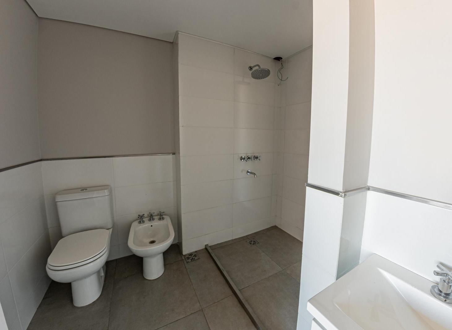 Foto de VENTA Departamento tres dormitorios con balcón al frente Rep.De La, imagen 3