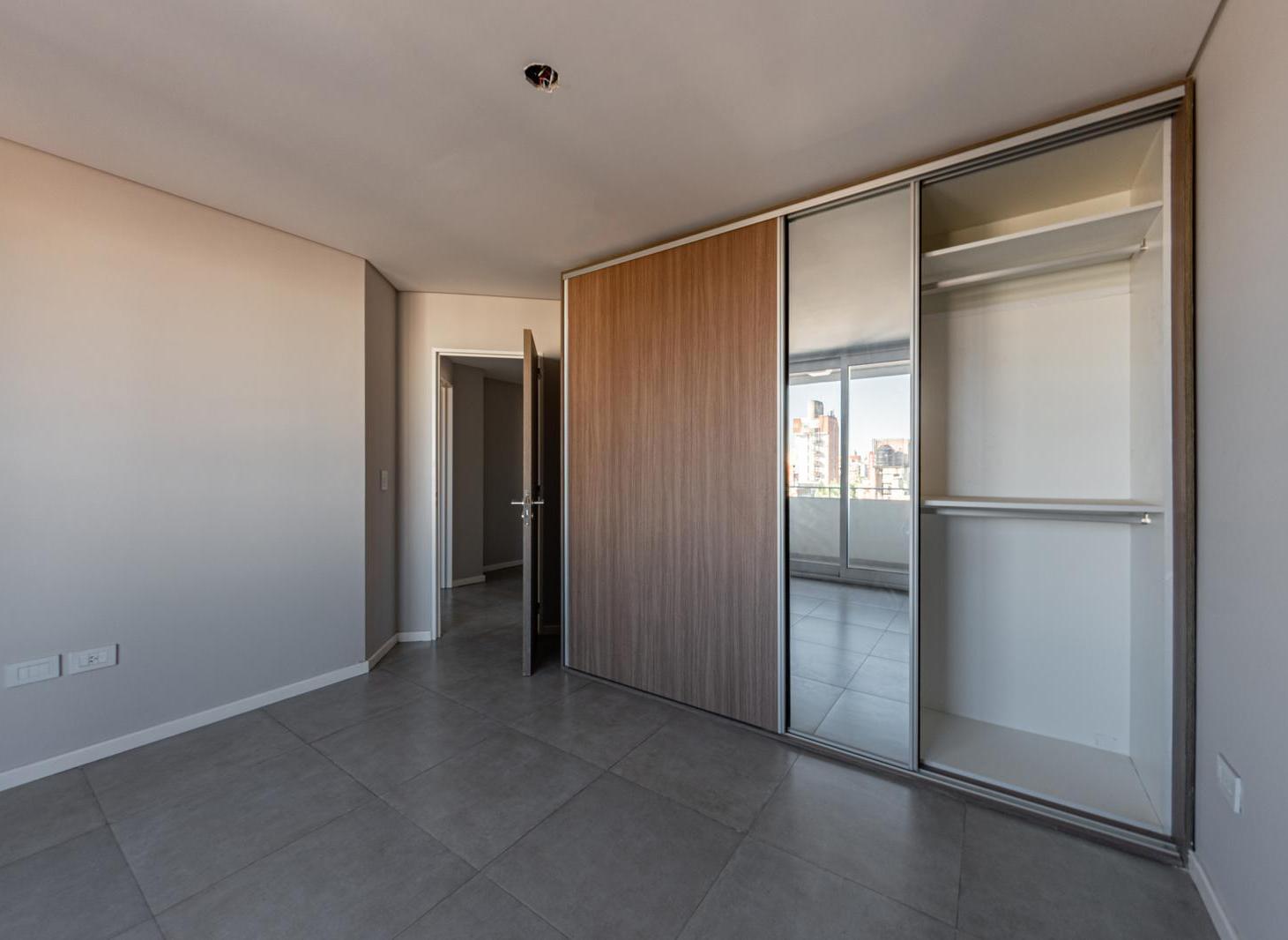Foto de VENTA Departamento tres dormitorios con balcón al frente Rep.De La, imagen 4