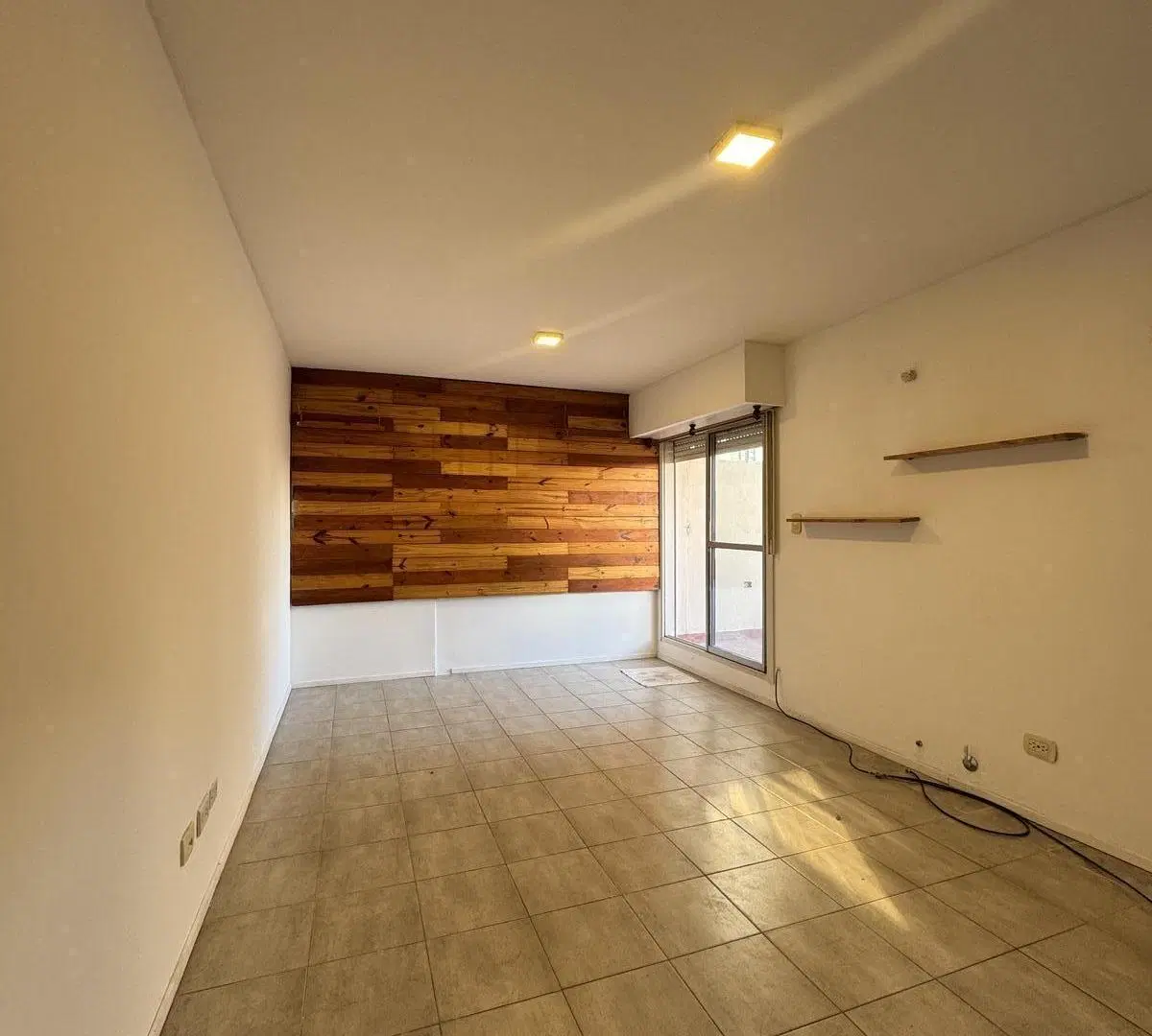 Departamento monoambiente con patio en venta Centro Rosario 5