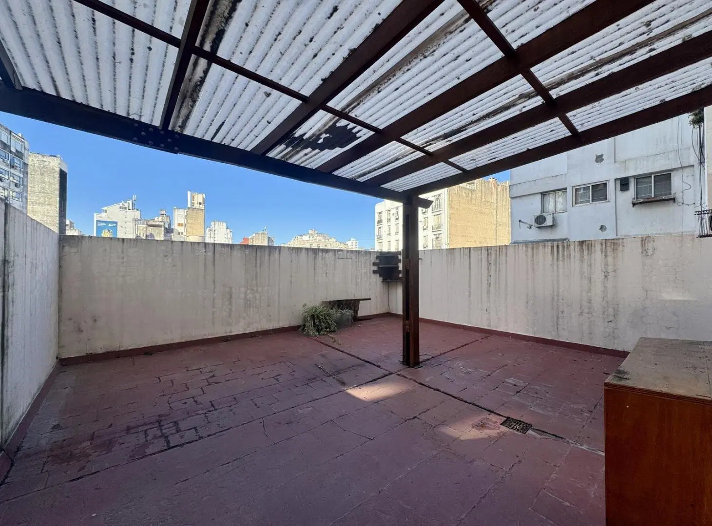 Departamento monoambiente con patio en venta Centro Rosario 4