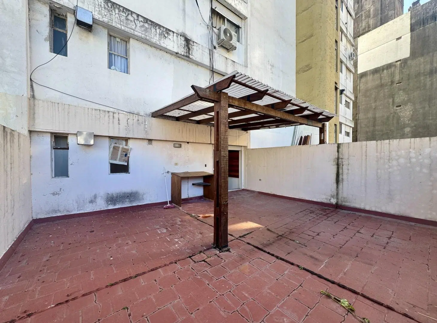 Departamento monoambiente con patio en venta Centro Rosario 3
