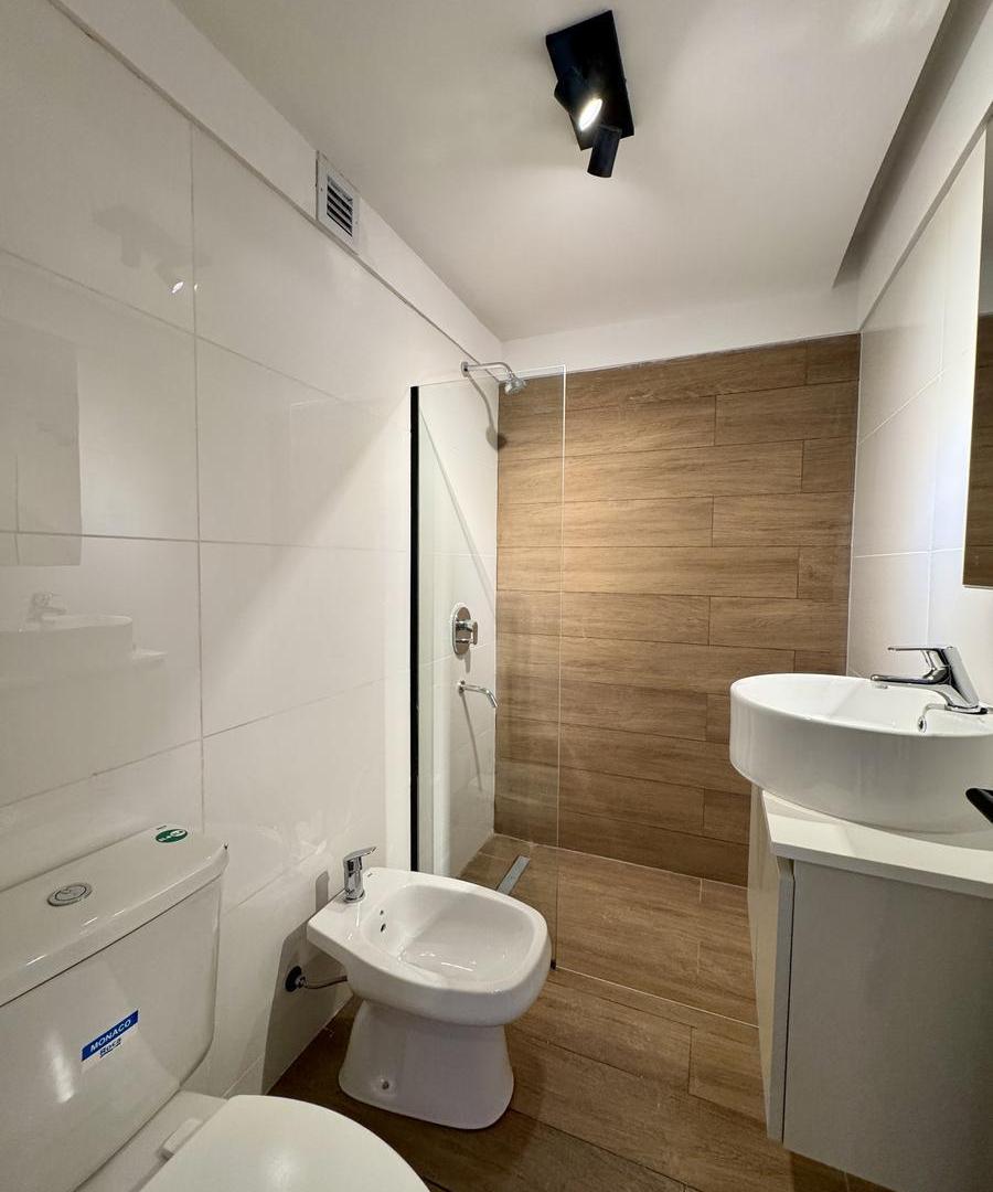 Foto de Venta Departamento un dormitorio con patio Centro Rosario, imagen 2