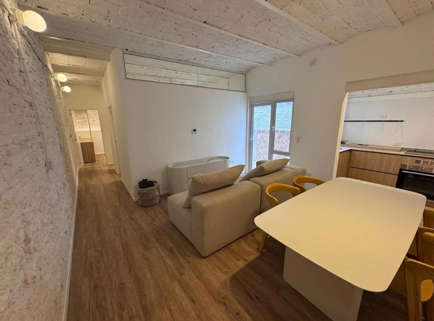Foto de Departamento dos dormitorios con patio en venta Centro Rosario, imagen 3