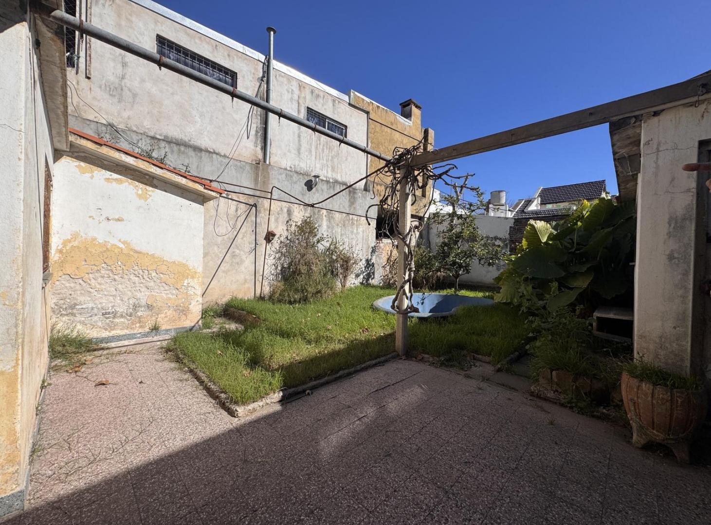 Foto de Casa A RECICLAR venta barrio Matheu, imagen 1