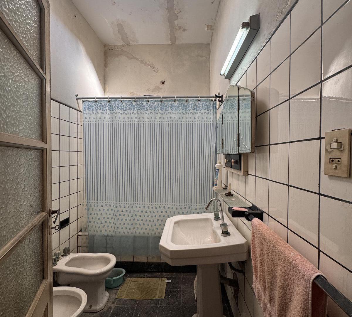 Foto de Casa A RECICLAR venta barrio Matheu, imagen 3
