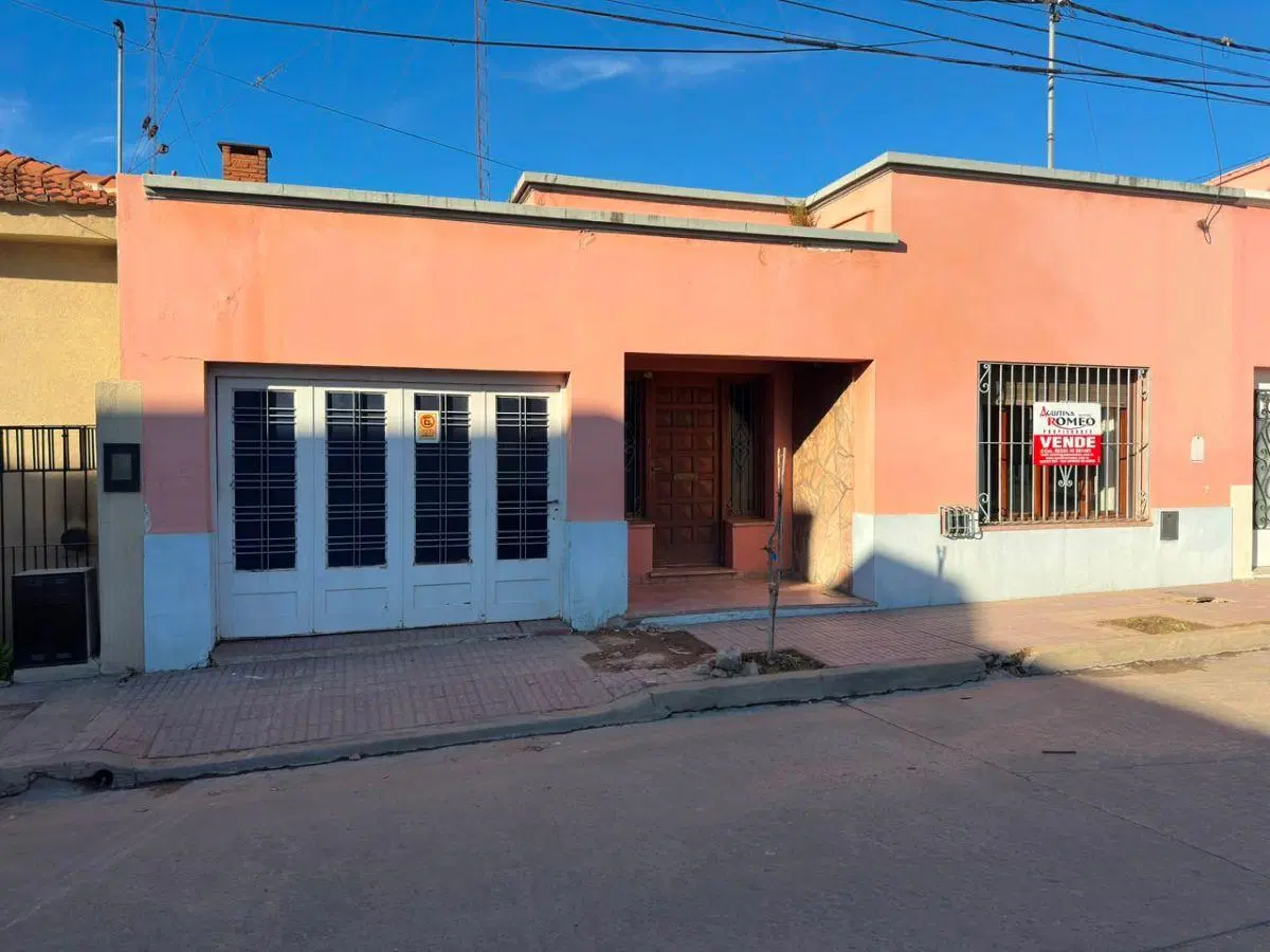 VENTA Casa Céntrica en S.A. de Areco 8