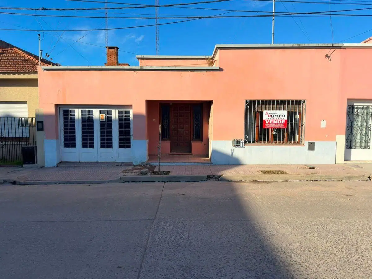 VENTA Casa Céntrica en S.A. de Areco 1