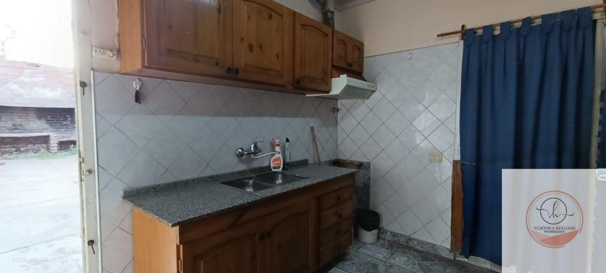 Foto de Venta casa de dos dorm. más depto. de un dorm.-Brio Alberdi-San, imagen 3