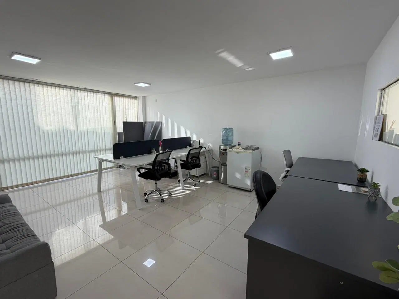 Se alquila hermosa oficina en zona norte!! 1