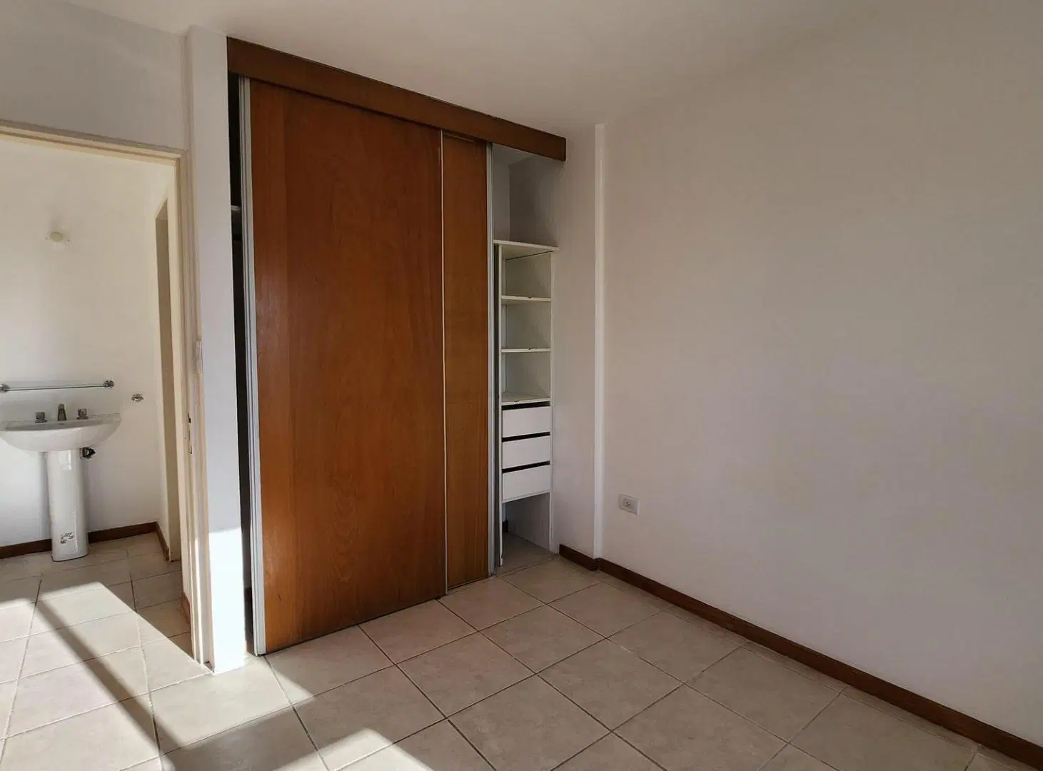 ALQUILER - 1 dormitorio - a metros de Av. Patria 5