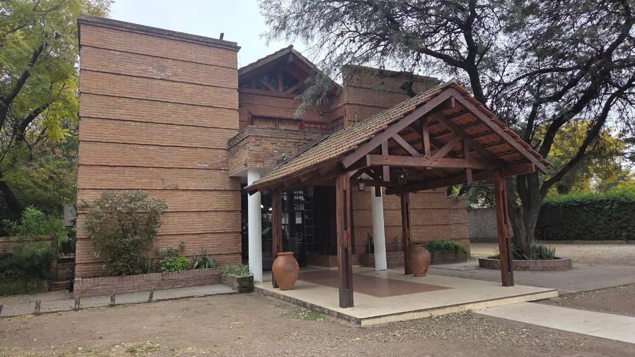 ALQUILER comercial - SALON  2 departamentos 4