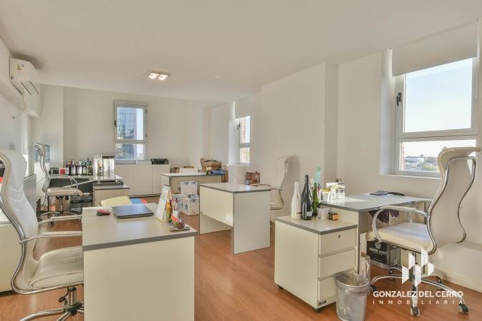 Oficina en Ciudad Ribera | Dock Plaza Estudios Profesionales | Av Carballo 194 4