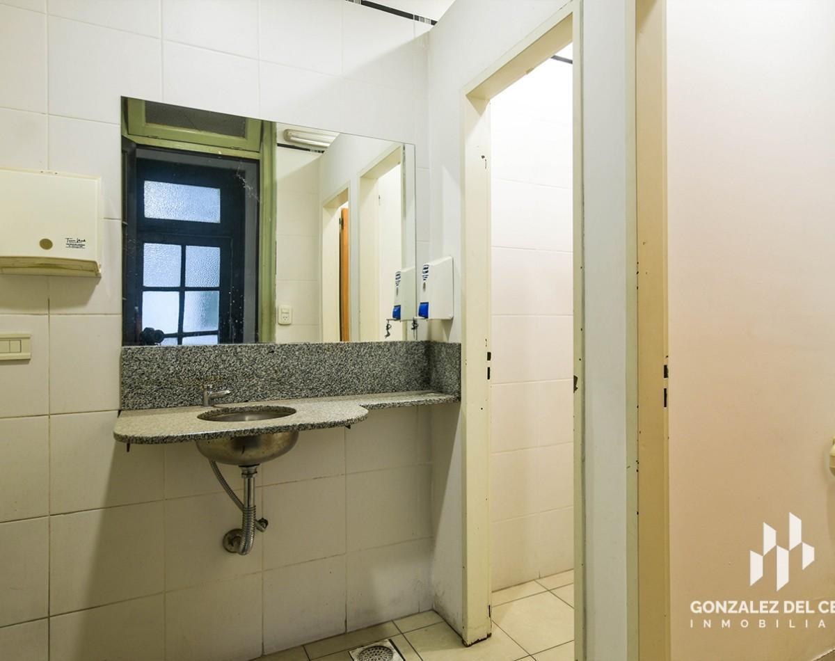 Piso Exclusivo en Corrientes y Av Pellegrini 5