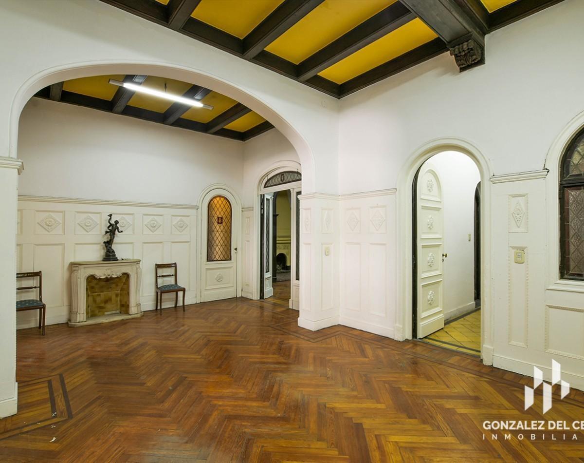 Piso Exclusivo en Corrientes y Av Pellegrini 2