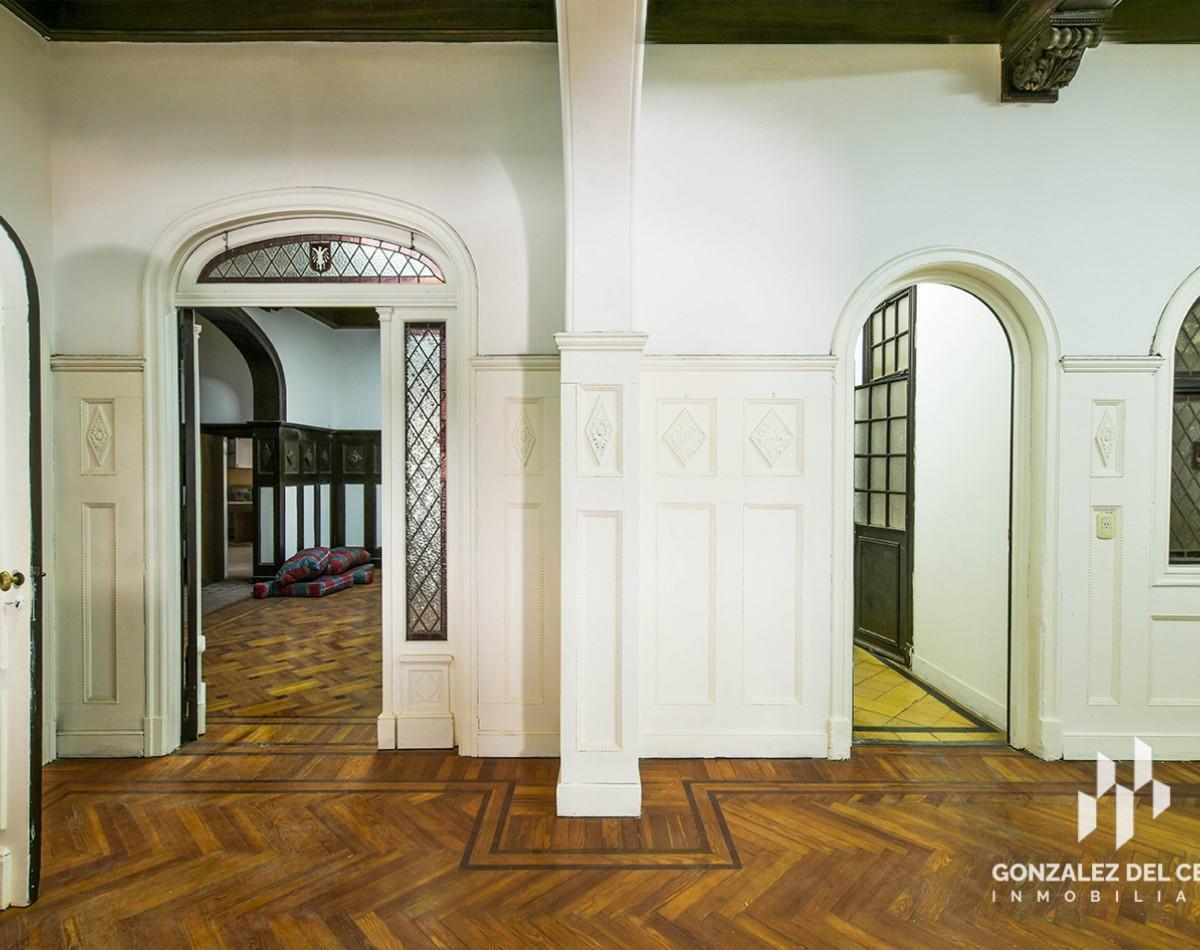 Piso Exclusivo en Corrientes y Av Pellegrini 4