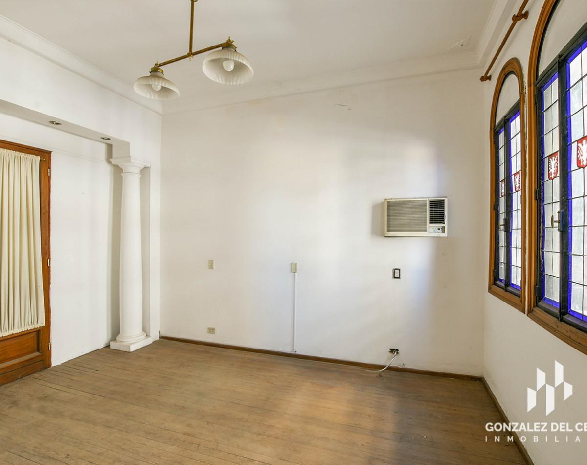 Piso Exclusivo en Corrientes y Av Pellegrini 5