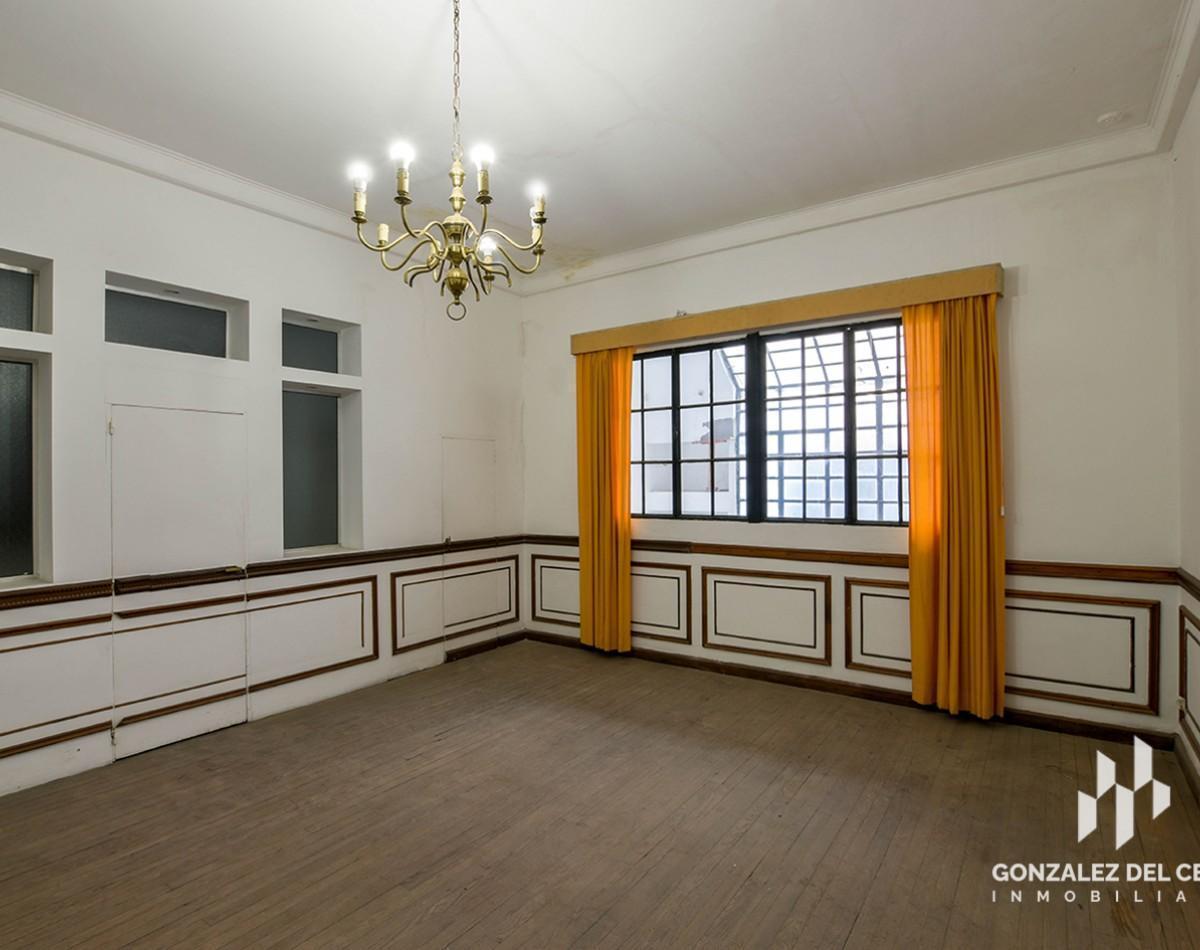 Piso Exclusivo en Corrientes y Av Pellegrini 1