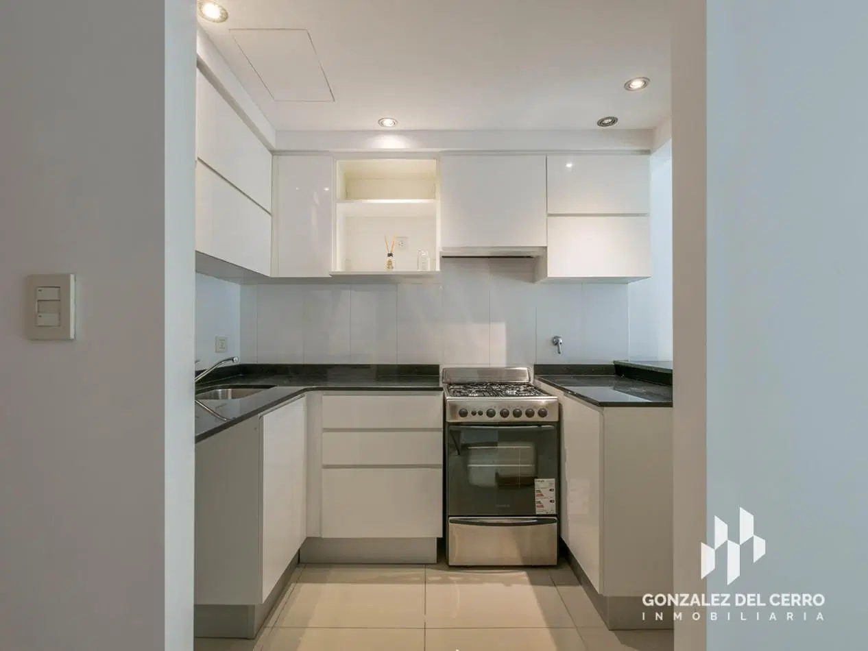 Departamento 1 dormitorio con balcon | Corrientes 1540 2