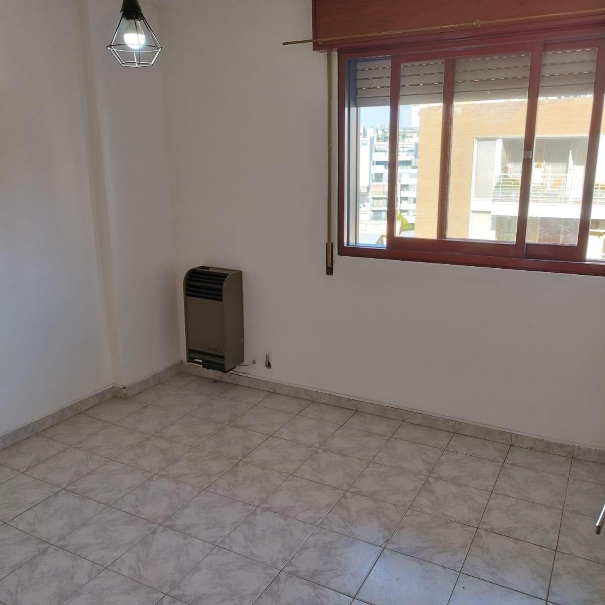Vendo Dpto. Grande 3 Dorm. 2 Baños. Barrio General Paz 3