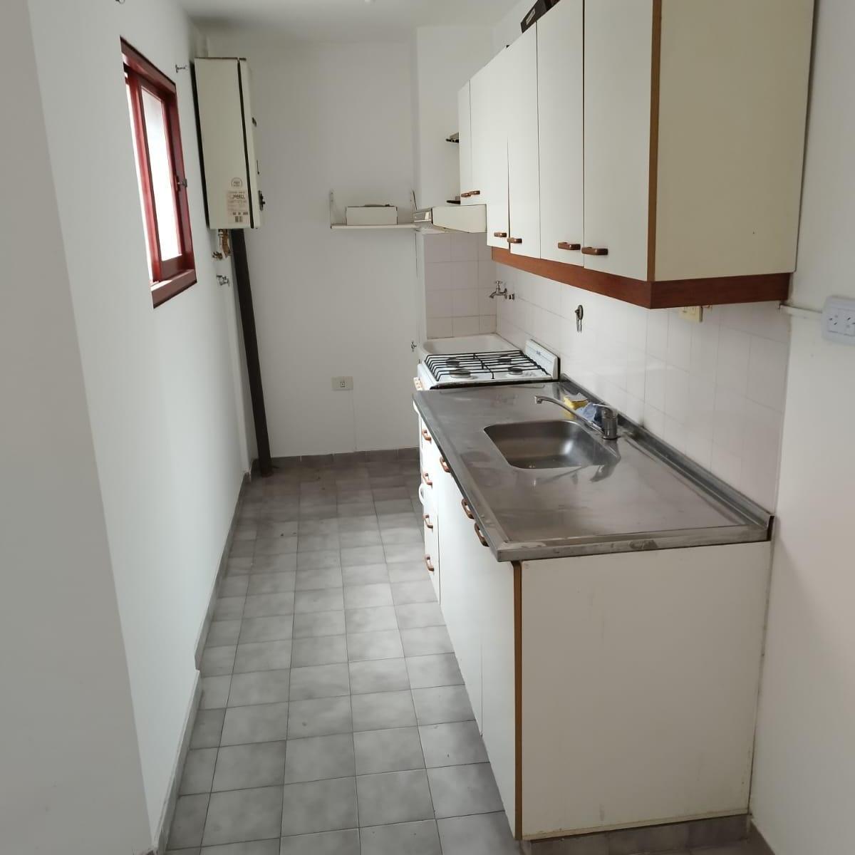 Vendo Dpto. Grande 3 Dorm. 2 Baños. Barrio General Paz 5