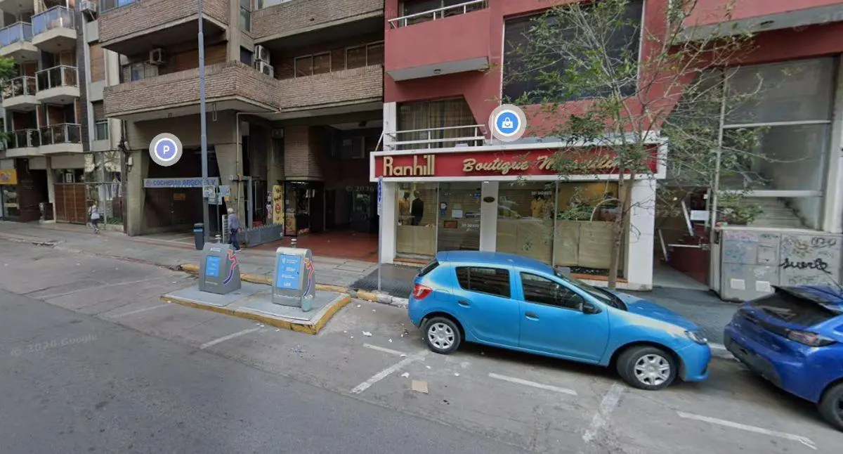 Alquilo cocheras en Chacabuco 152 Centro Excelente ubicación! 4