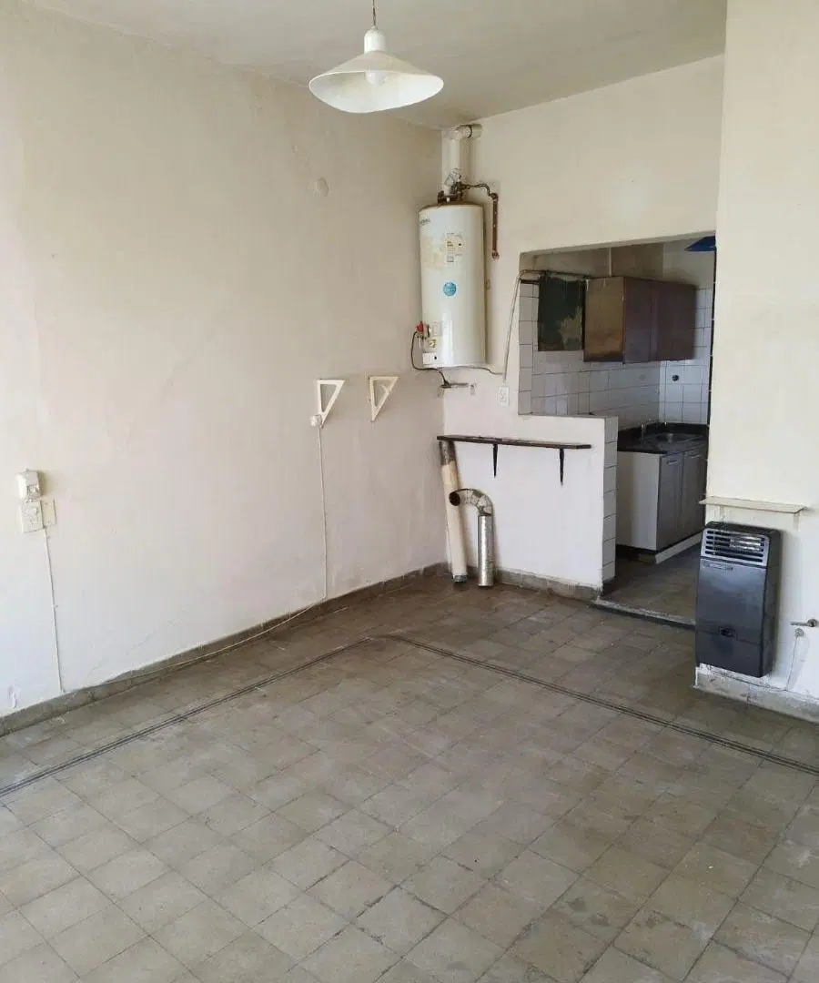Casa 3 dormitorios en alquiler B° Rivadavia Cochera y Patio 5