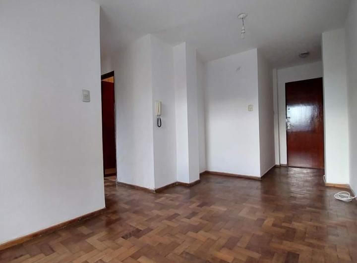 ACOGEDOR DPTO CON BALCON EN LA PEATONAL SOBRE 9 DE JULIO 1
