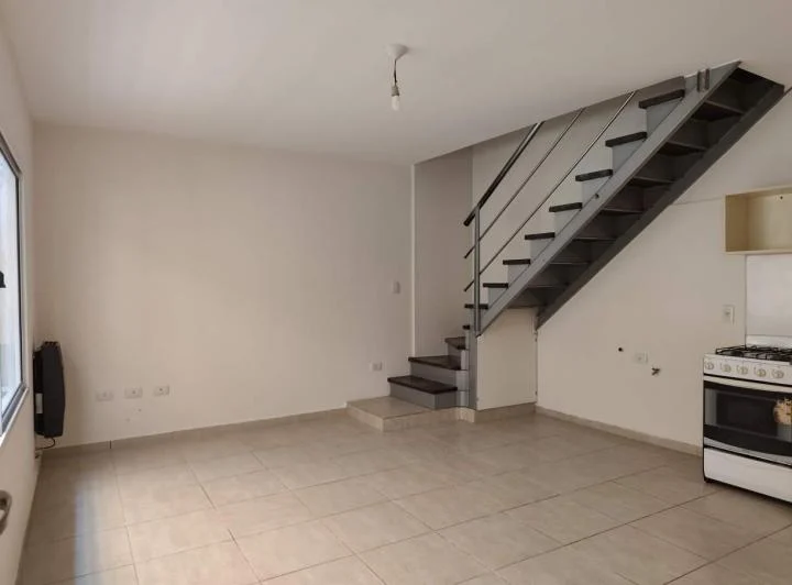 DPTO TIPO DUPLEX EN PLANTA BAJA EN COMPLEJO CERRADO 1