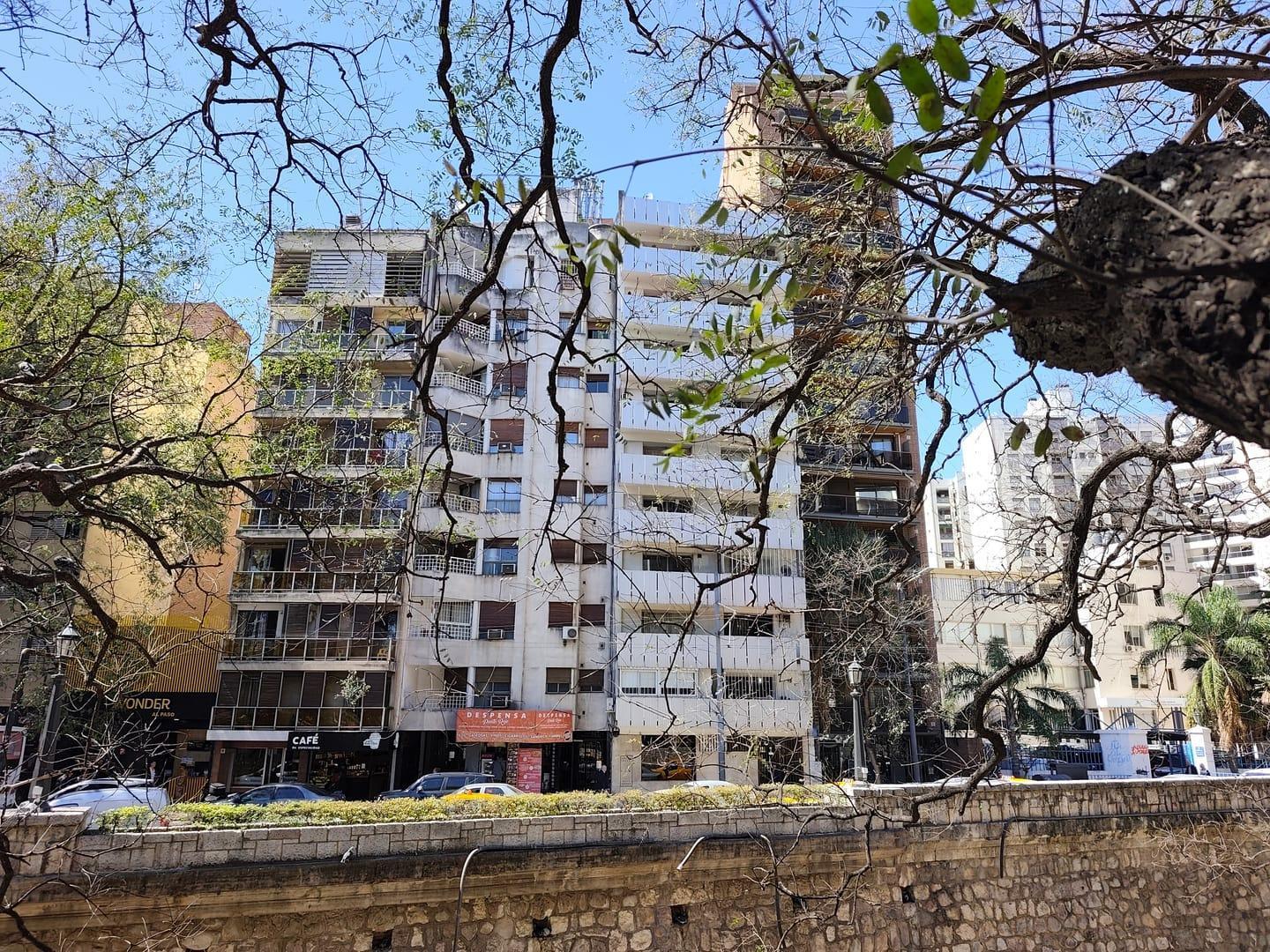 Foto de DIFICIL DE ENCONTRAR: Piso Completo + Balcon Panorámico + Patio con, imagen 2