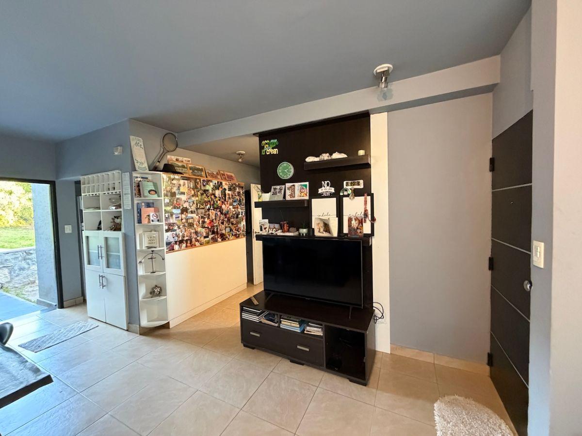 Foto de VENDO CASA | 4 AMBIENTES | GRAN PARQUE 1500m2 | LISTA PARA VIVIR | LA, imagen 5