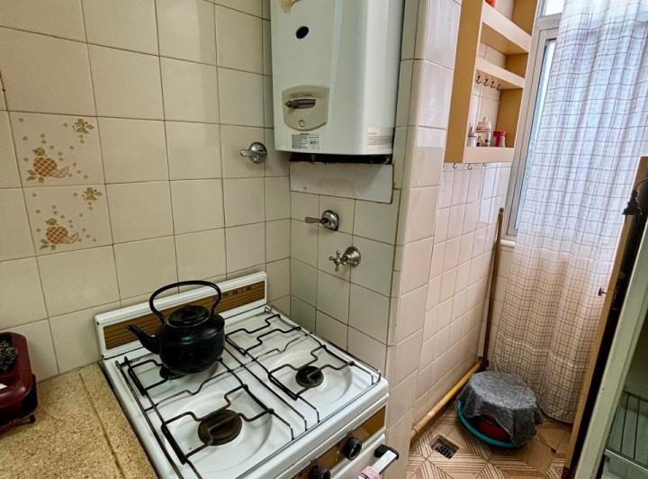 Departamento de dos ambientes en zona centro.