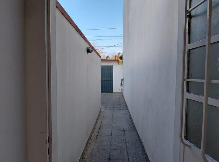 CASA EN LOTE PROPIO MULTIFAMILIAR 2 UNIDADES EN VENTA FLORIDA 4