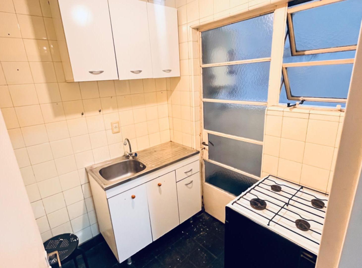 Foto de 2 ambientes chicos, balcon interno, cocina separada, imagen 4
