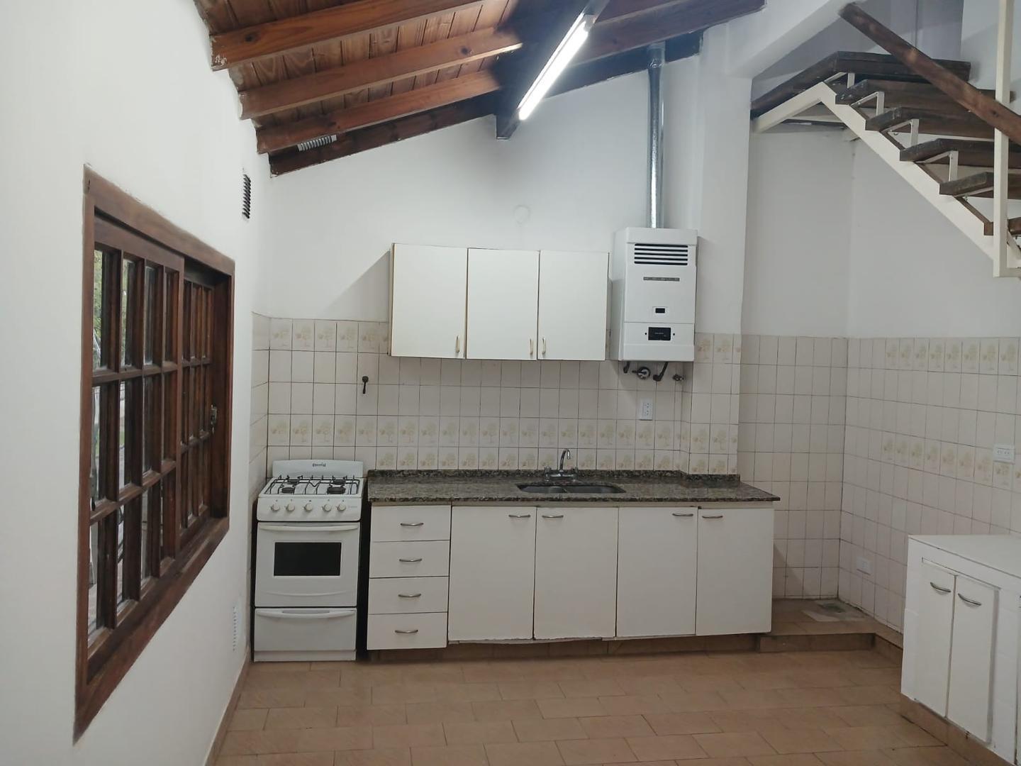Foto de PH Tipo Casa 4 Ambientes Primer piso por escalera, imagen 2