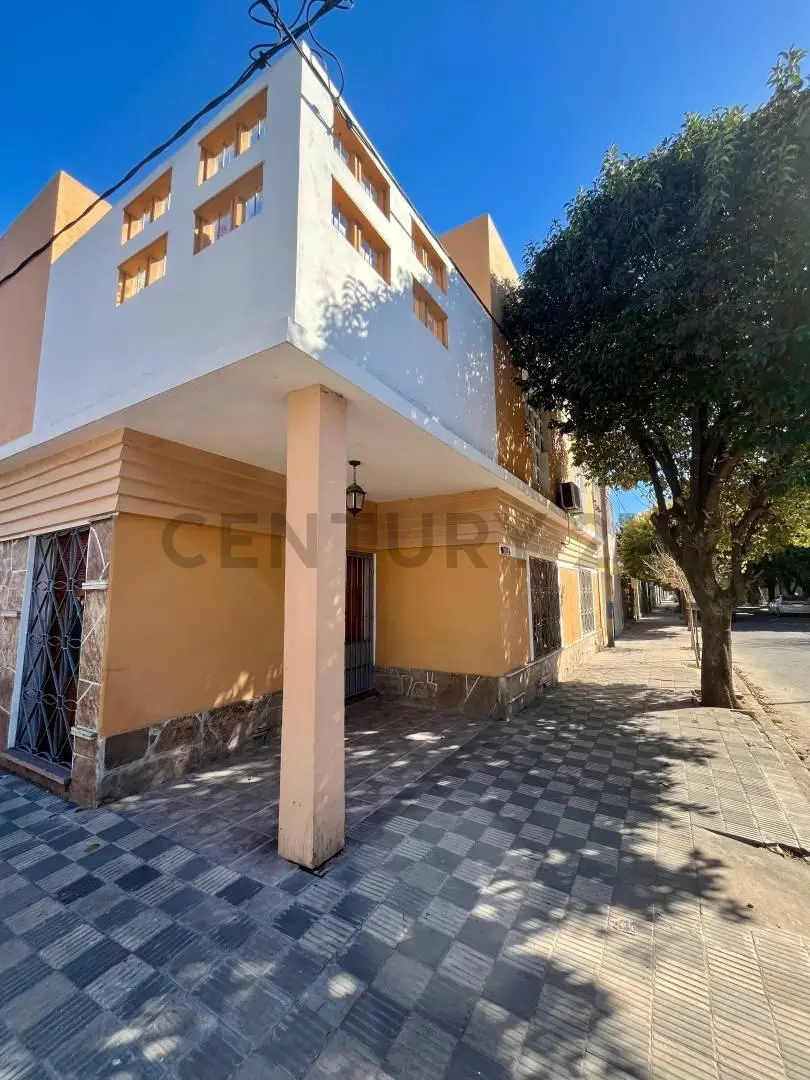Venta PH 5 dormitorios con doble renta B° Colón 4