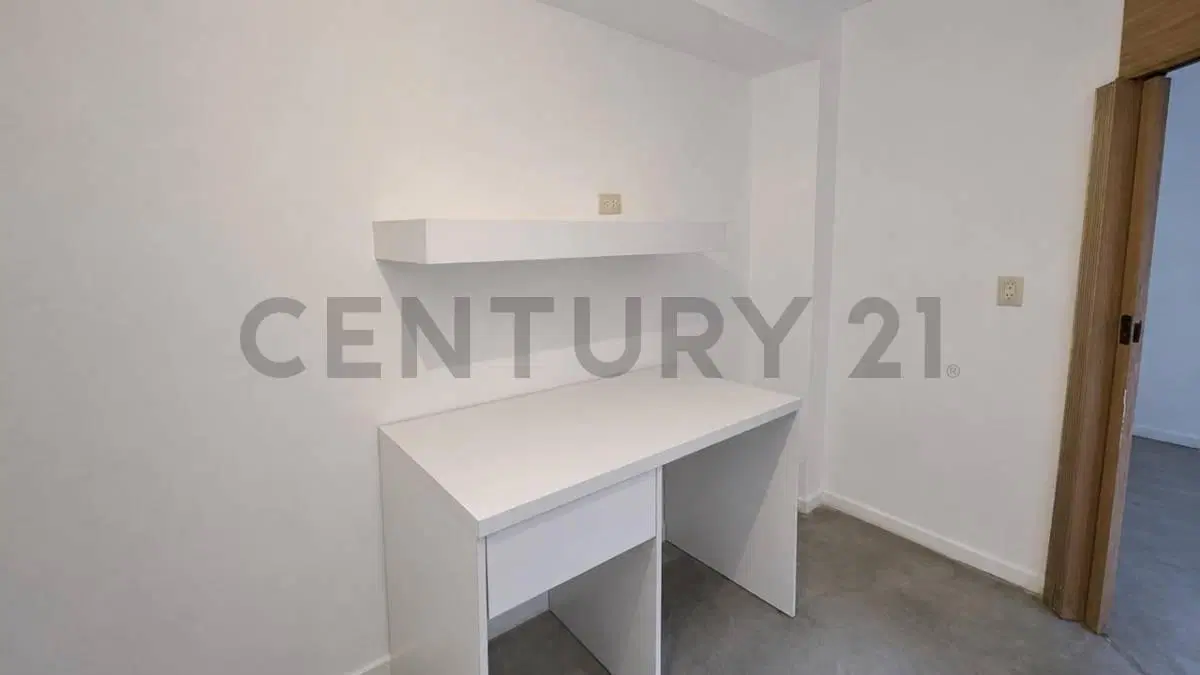 PH en venta de 2 dormitorios con patio, balcón y escritorio en Barrio General Paz 4
