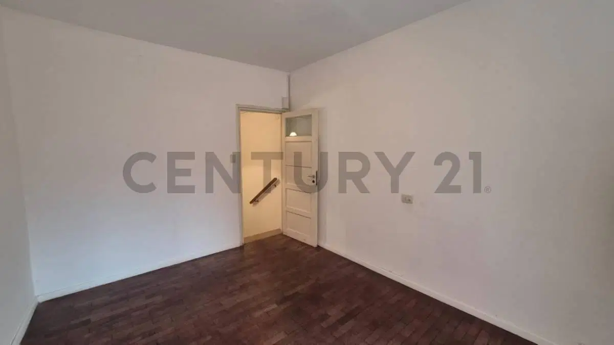 PH en venta de 2 dormitorios con patio, balcón y escritorio en Barrio General Paz 2