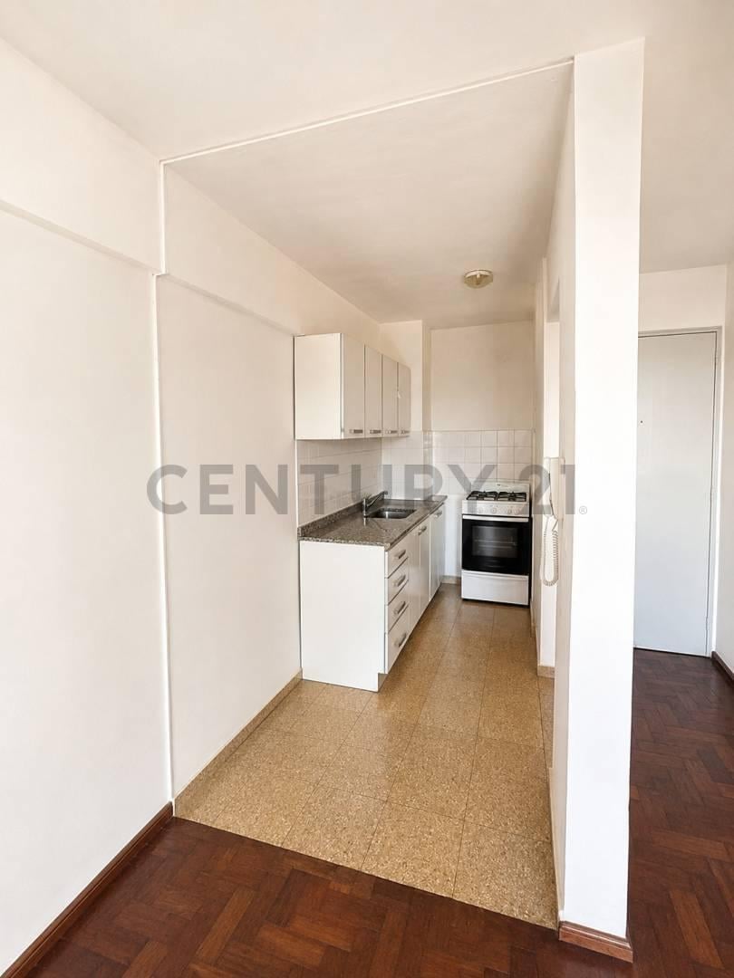 Foto de Departamento venta de 1 dormitorio con balcón - Alberdi, imagen 4
