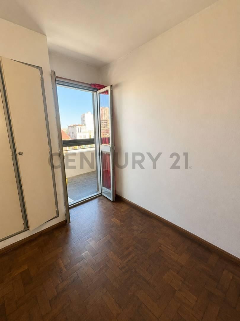Foto de Departamento venta de 1 dormitorio con balcón - Alberdi, imagen 2