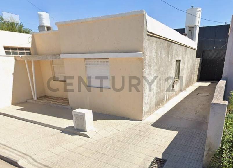Casa 2 Dormitorios + Galpón con Departamento – Río Cuarto