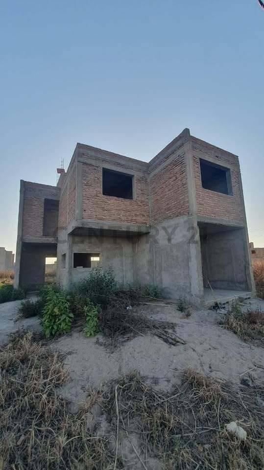 Foto de OPORTUNIDAD – CASA EN CONSTRUCCIÓN (70%) – GRAN POTENCIAL DE INVERSIÓN, imagen 2