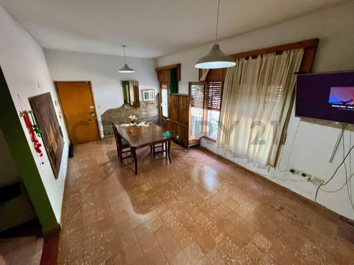 Foto de Venta PH 5 dormitorios con doble renta B° Colón, imagen 4