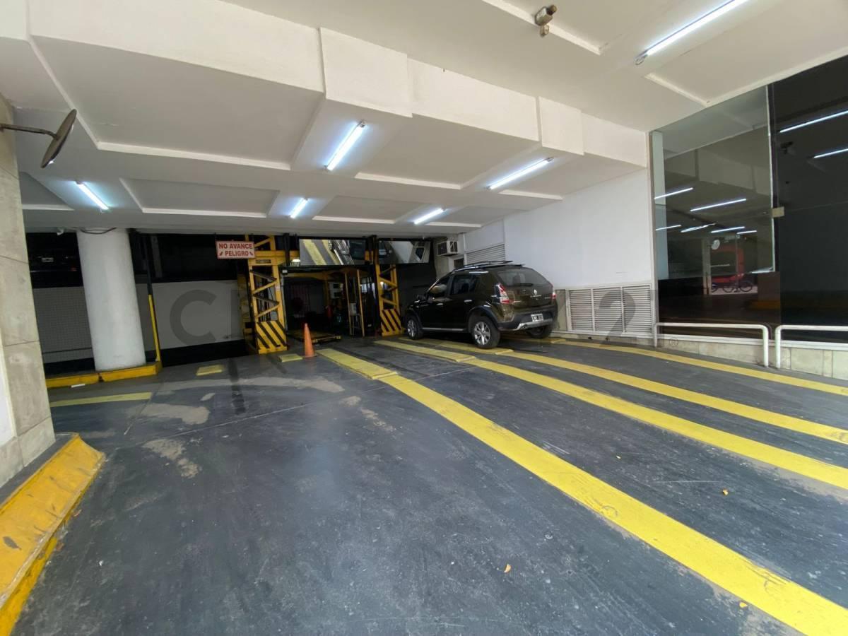 Foto de Cochera en venta con escritura | Edificio Shell – Centro, imagen 1