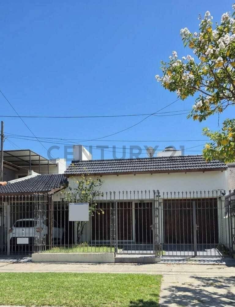Foto de CASA EN VENTA – BARRIO JUNIORS – ASUNCIÓN 576, imagen 1